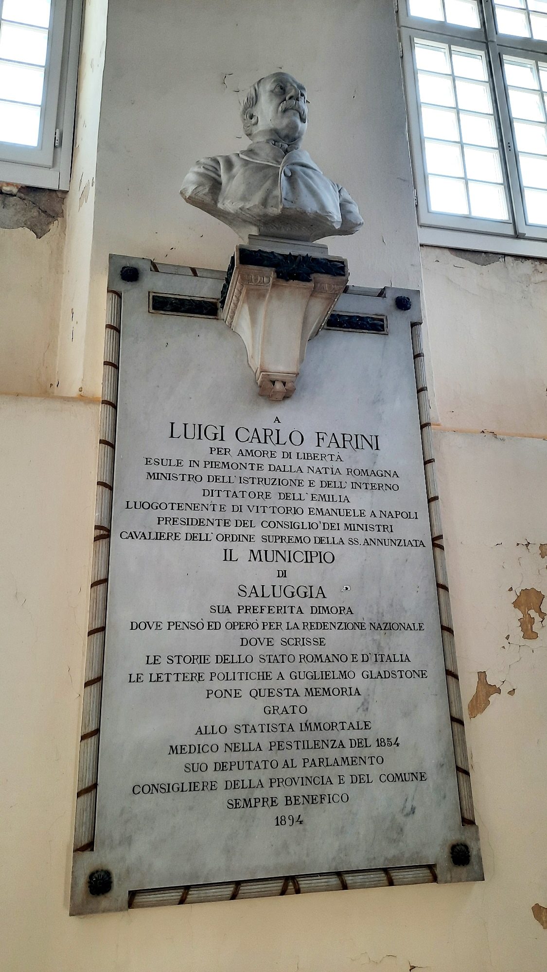Luigi%20Carlo%20Farini%27s%20monument%2C%20City%20hall%2C%20Saluggia%20-%2003.jpg